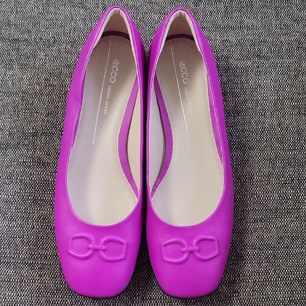 ECCO Women's Fuschia Ballet Flats